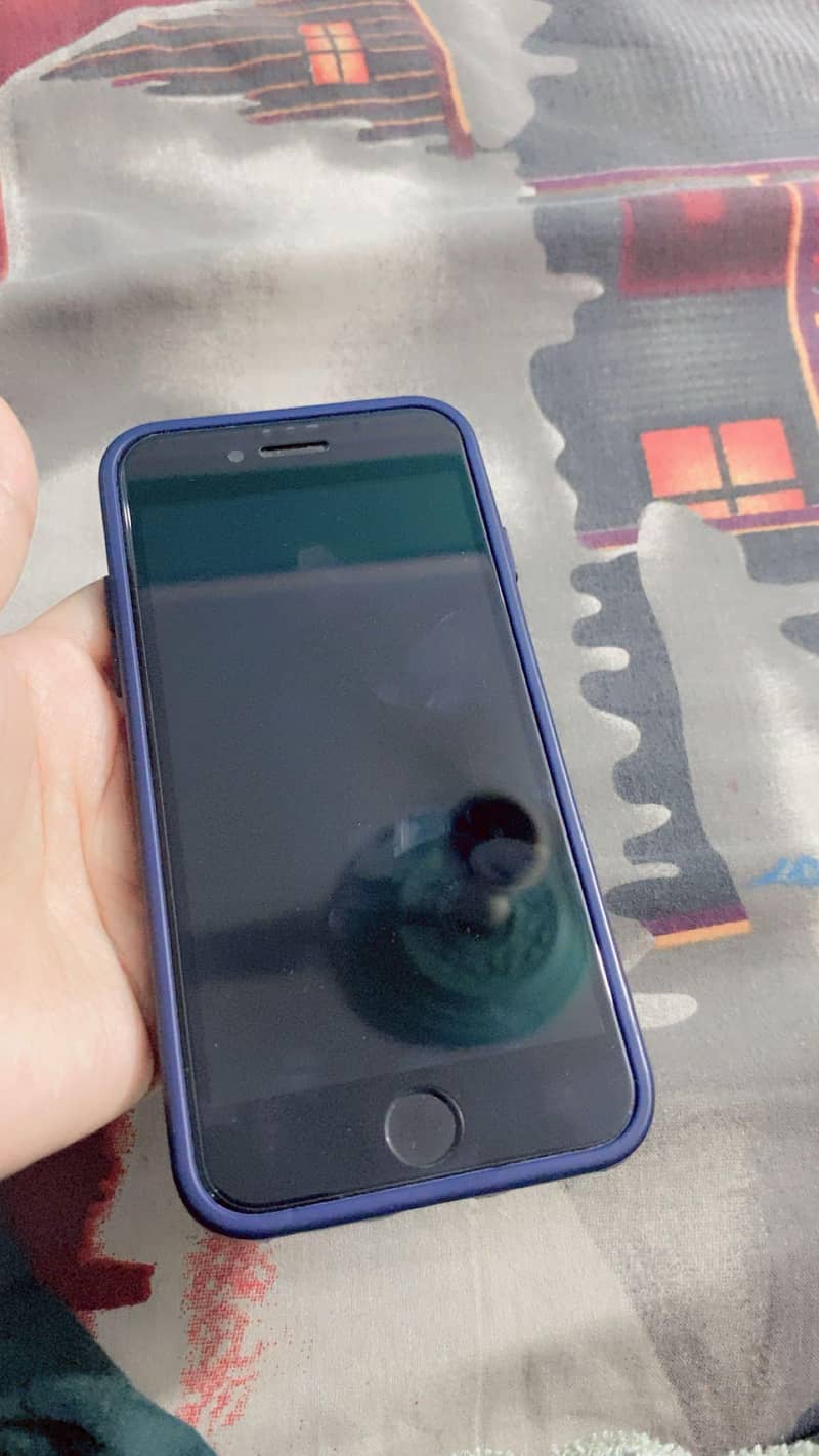 Apple iPhone 7 2