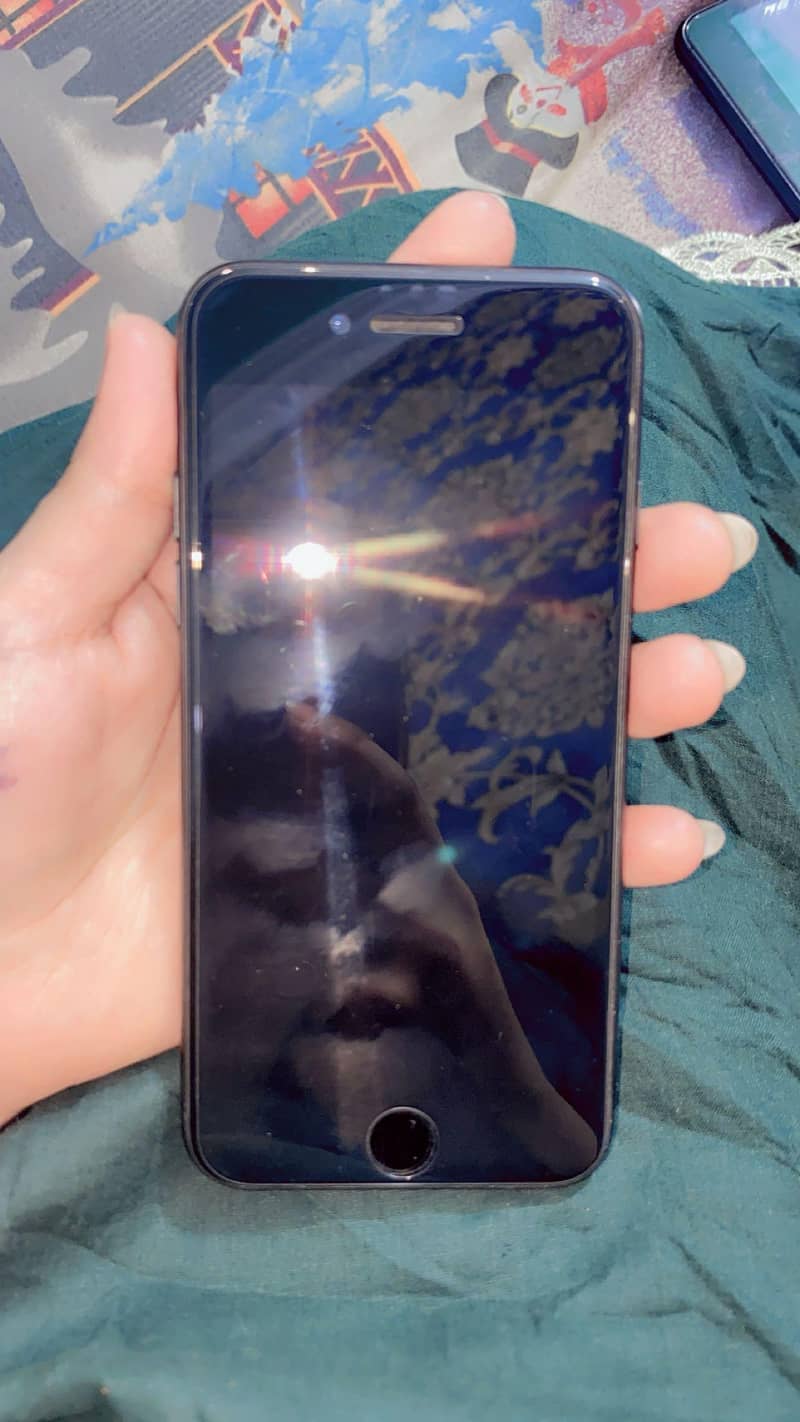 Apple iPhone 7 3