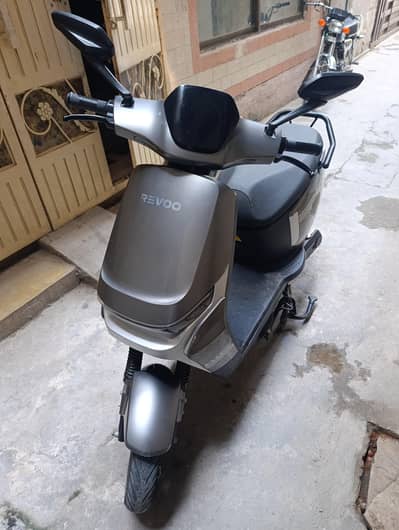 Scooty Revoo A11
