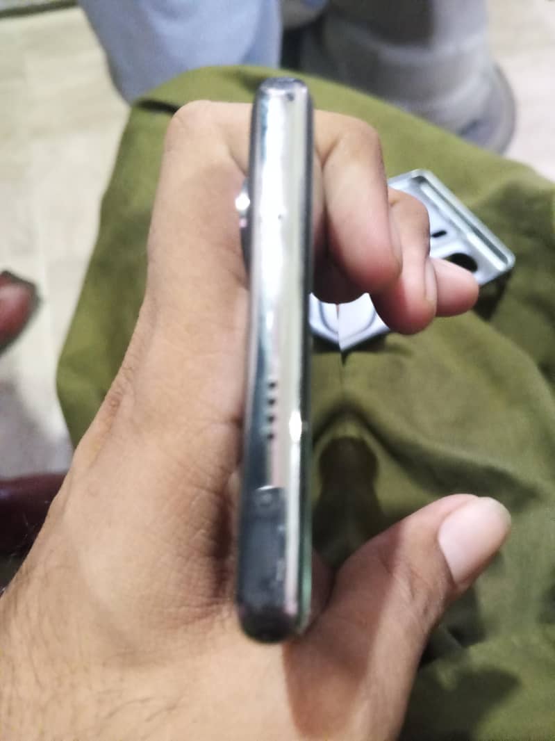 Tecno CAMON 40 Pro 1