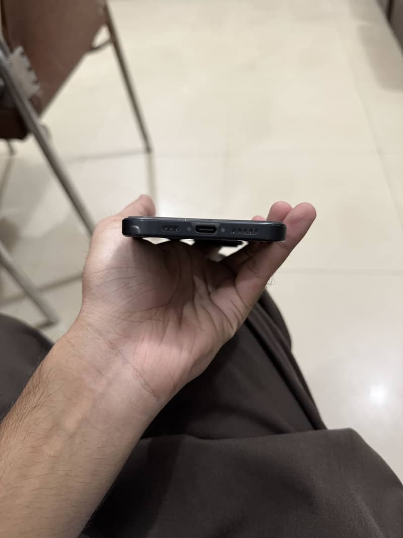 Apple iPhone 15 3