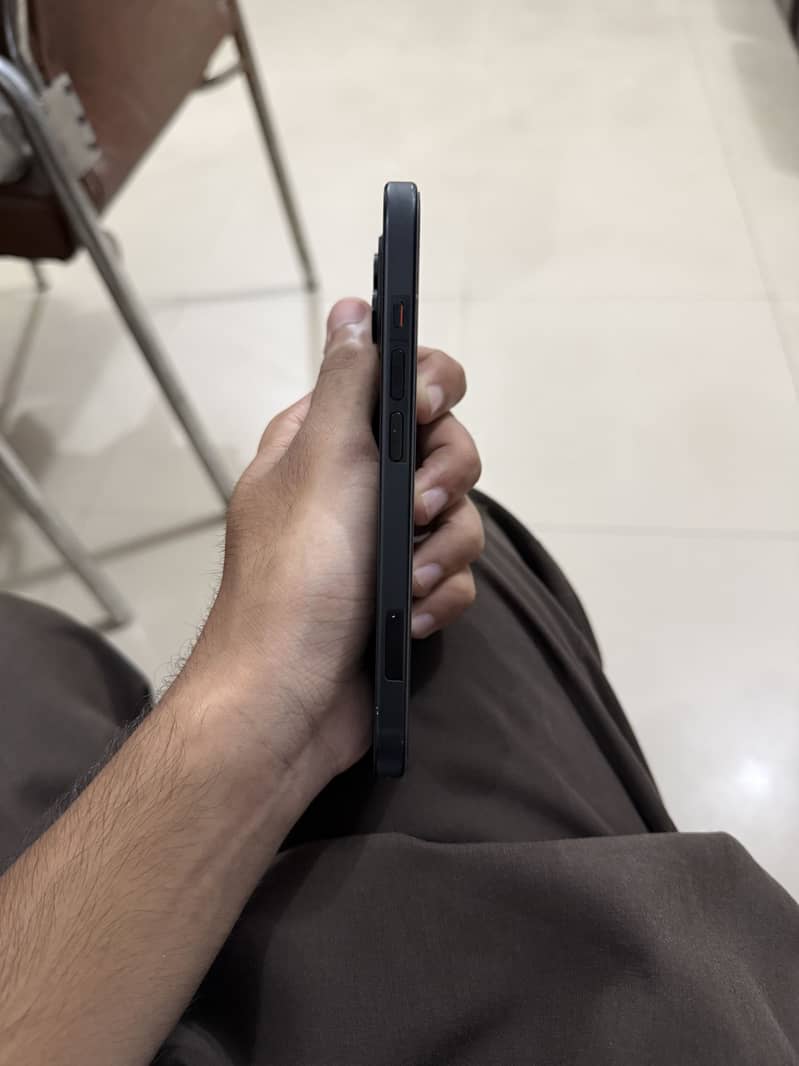 Apple iPhone 15 4