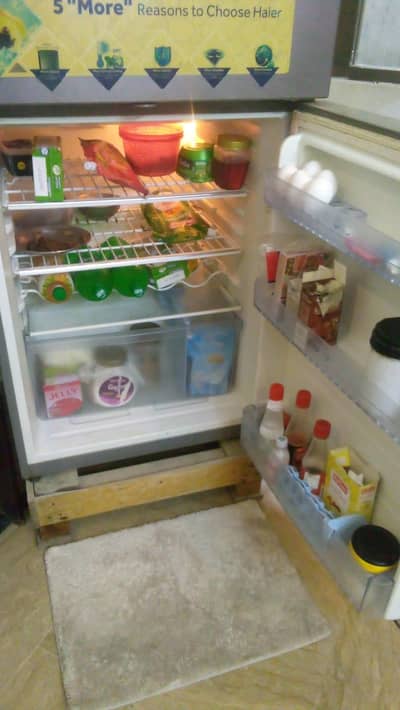 refrigerator good condition urgent sale watsap num  03332679081