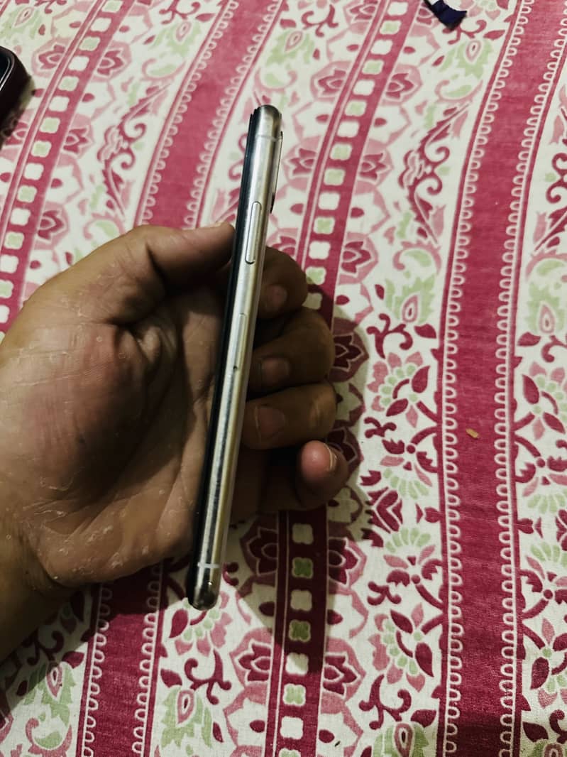 Apple iPhone X 5
