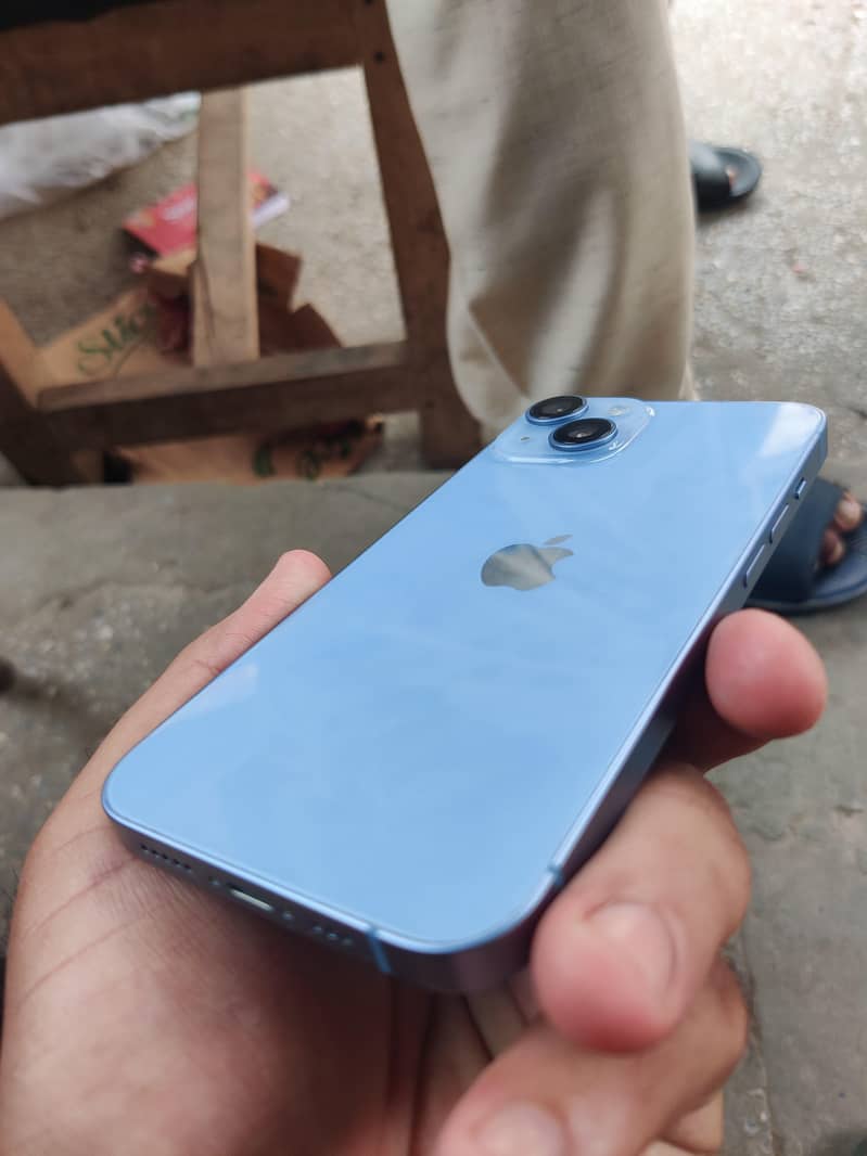 Apple iPhone 14 3