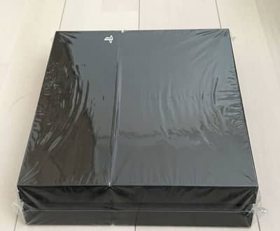 Ps4 500 gb one controllers available