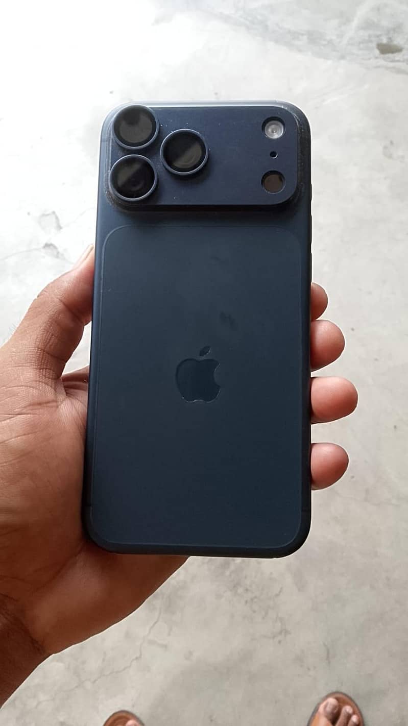 Apple iPhone 17 Pro Max 0