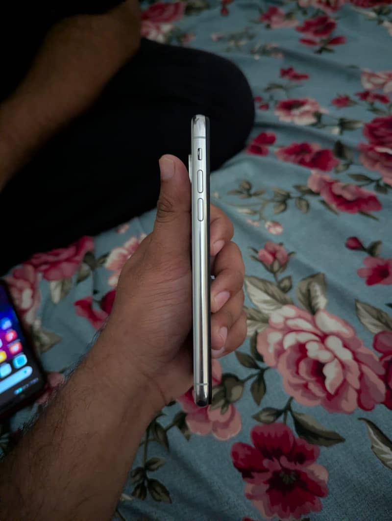 Apple iPhone X 2
