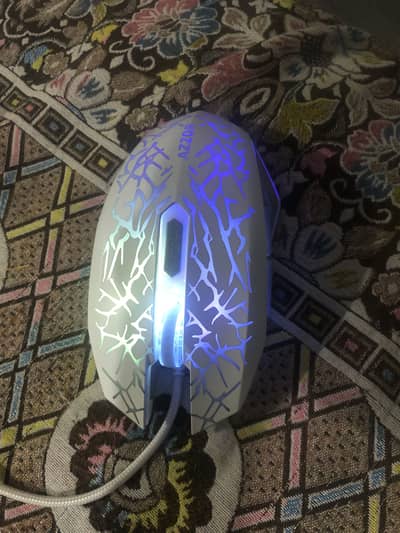 Mouse 5 clicker with changing light no wireless