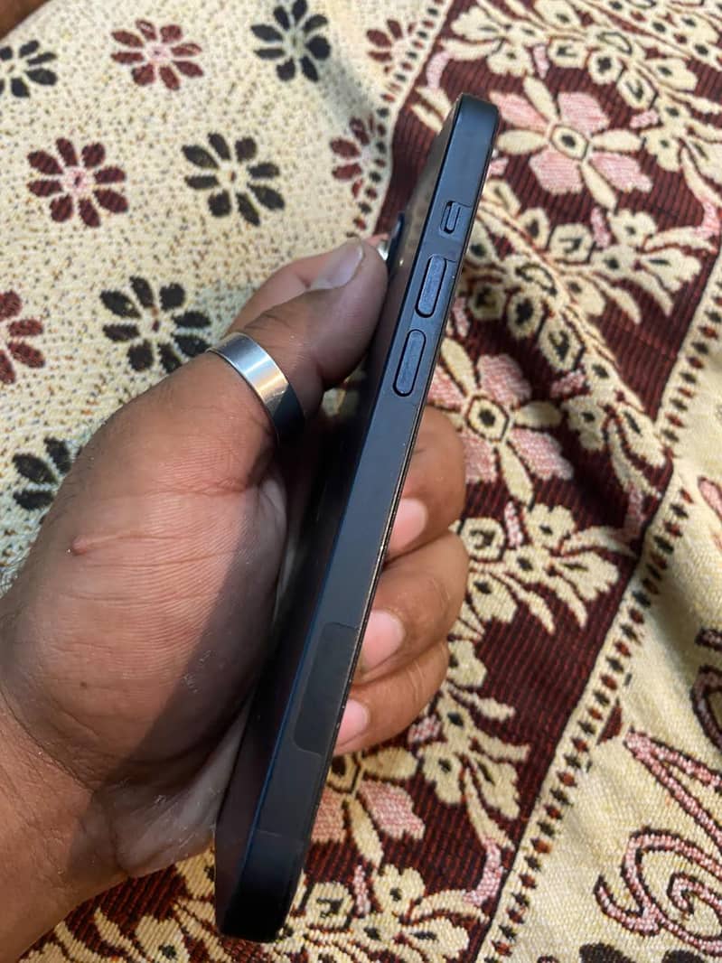 Apple iPhone 14 2