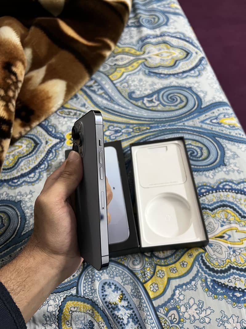 Apple iPhone 13 Pro 1