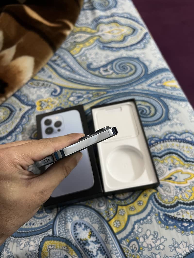Apple iPhone 13 Pro 2