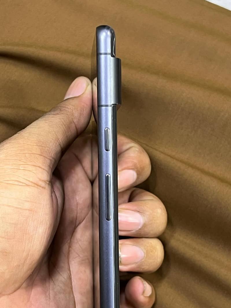 Google Pixel 7 4