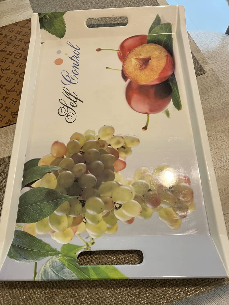 Plastic tray 1