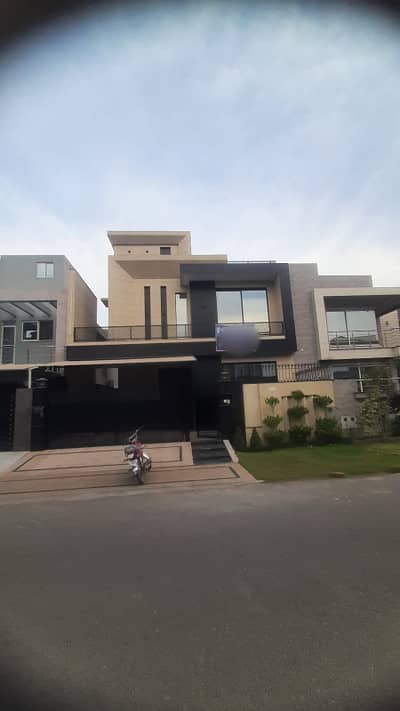 10 Marla House With Basement For Sale In Paragon City Lahore