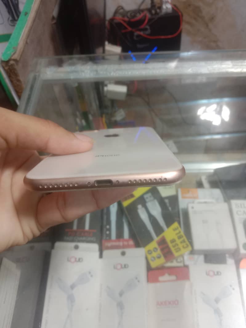 Apple iPhone 8 Plus 2