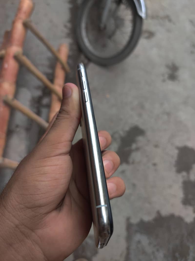 Apple iPhone X 2