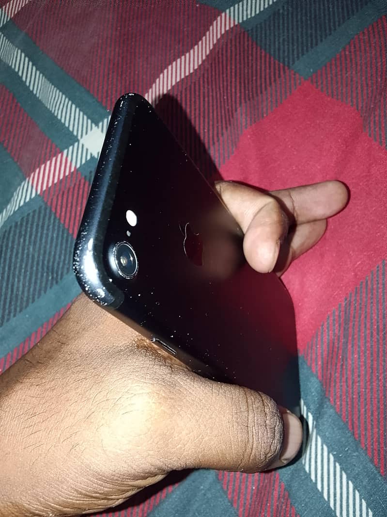 Apple iPhone 7 1