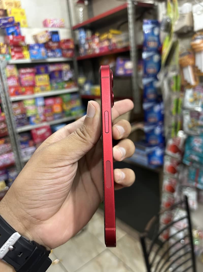 Apple iPhone 13 2