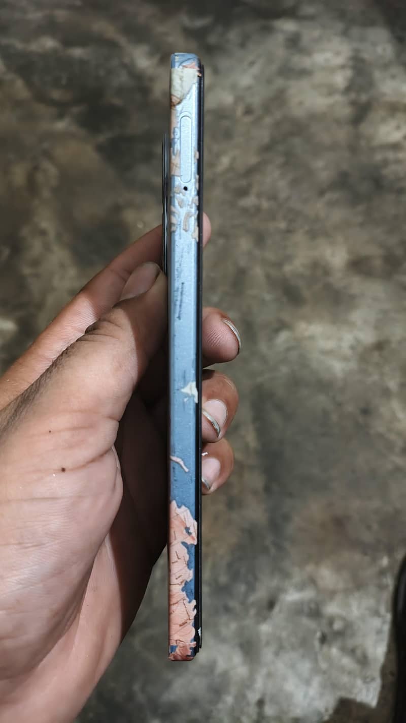 OPPO A60 4