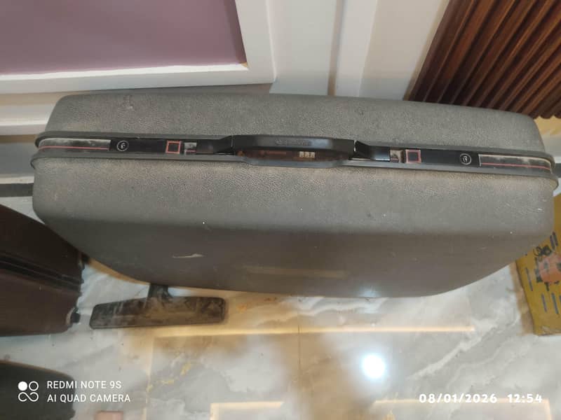 Samsonite suitcase 1