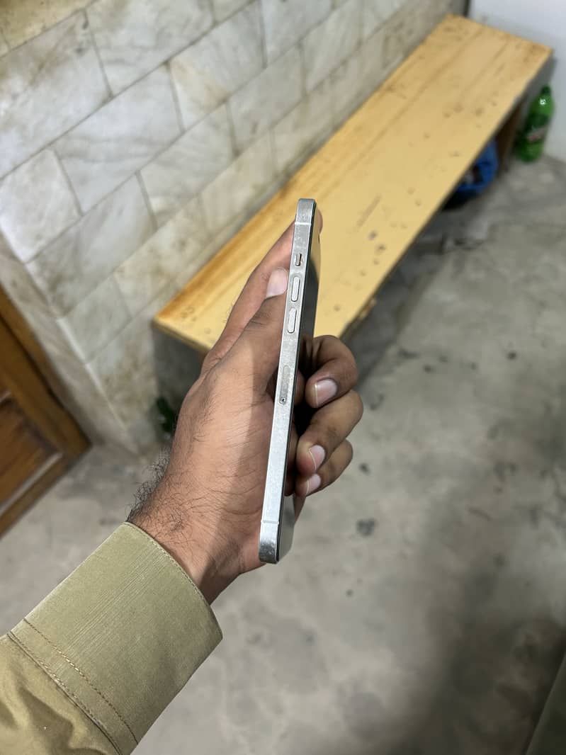 Apple iPhone 12 Pro Max 3