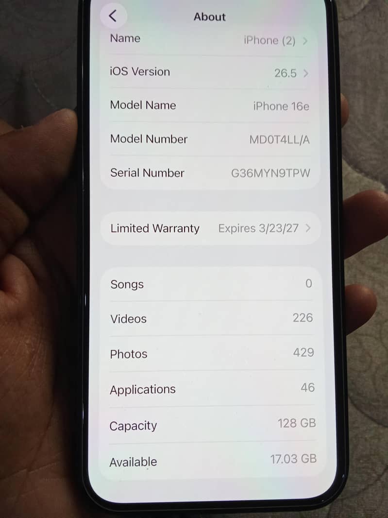 iphone 16e 5