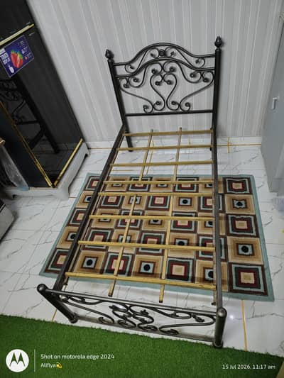 iron single bed with metress for sale