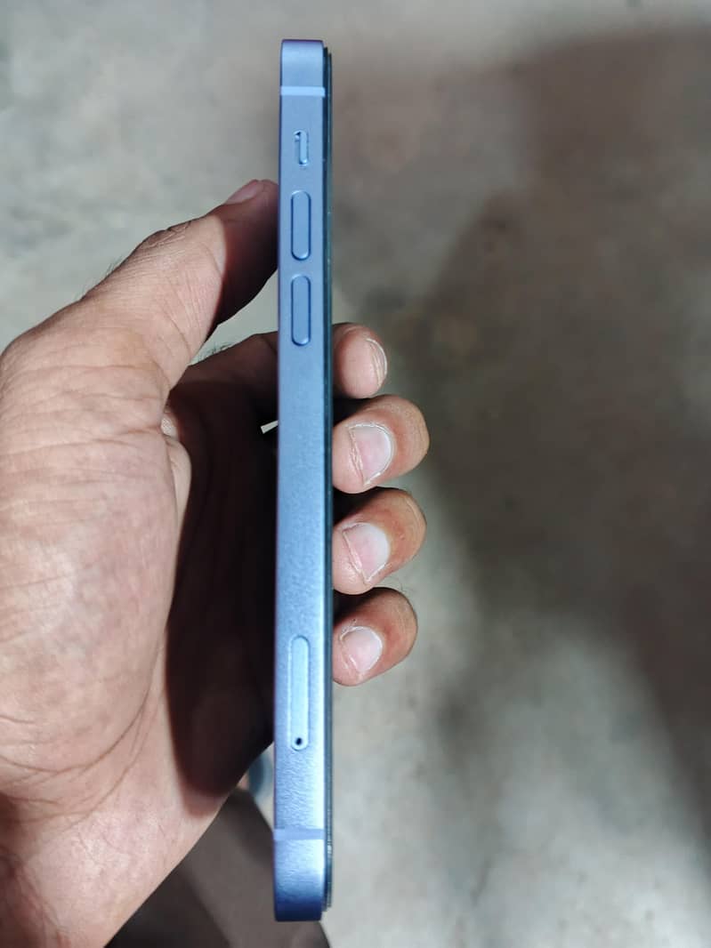 Apple iPhone 12 3
