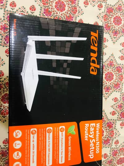 ​Tenda F3 300Mbps Wi-Fi Router - Like New Condition with Box