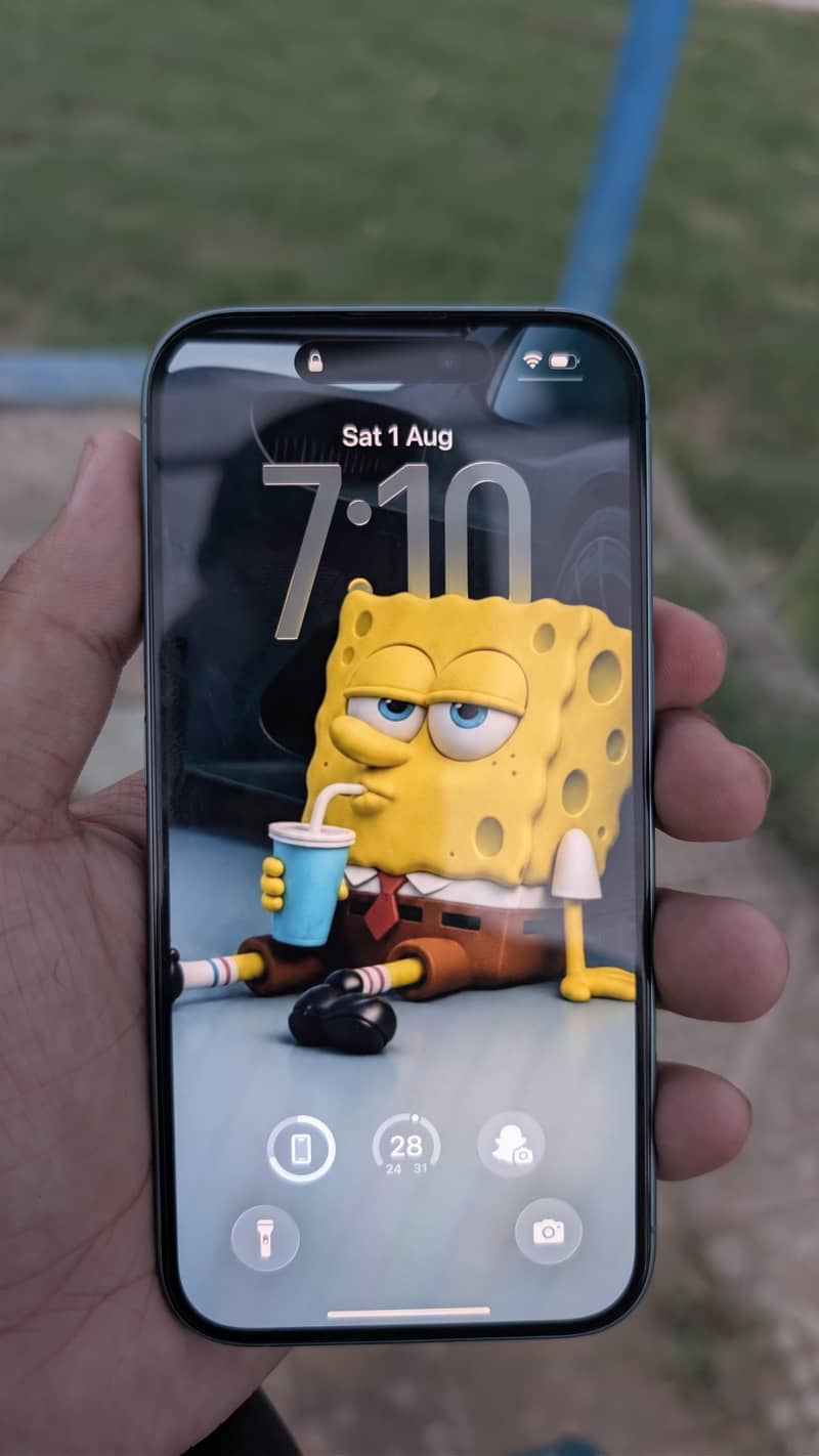 Apple iPhone 16 1