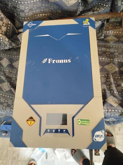 Fronus 7000PV with 4 batteries for sale