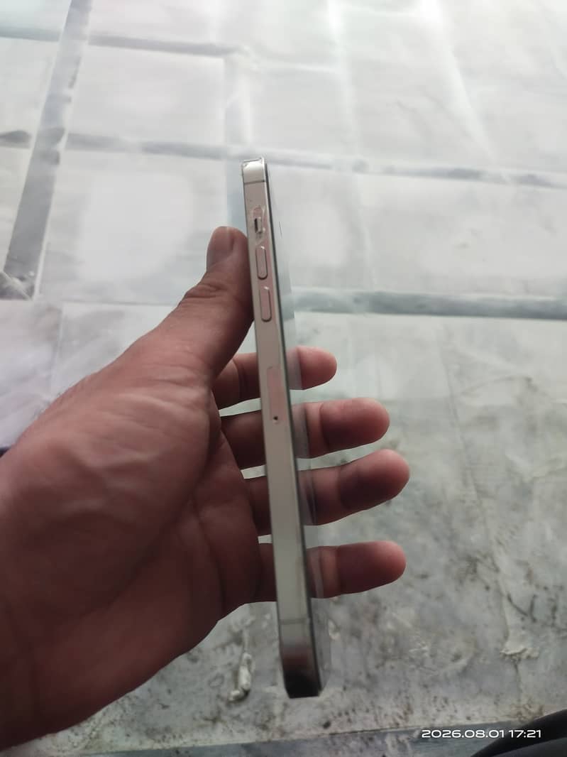 Apple iPhone 12 Pro Max 4