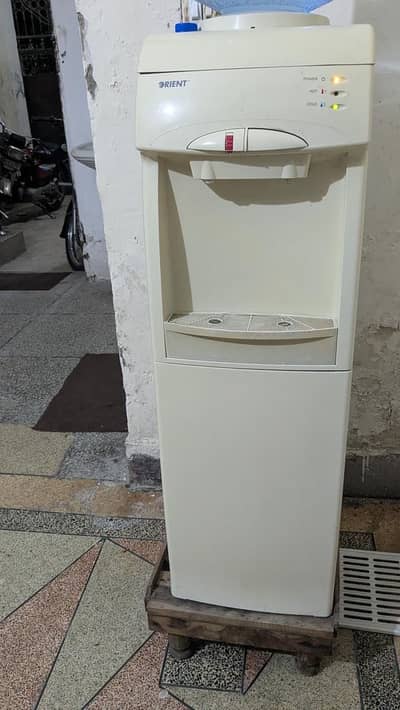 Orient Dispenser