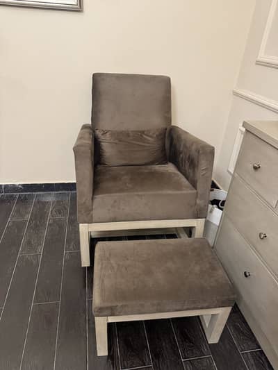 Rocking Chair/Nursing chair