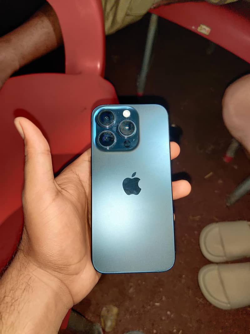 Apple iPhone 15 Pro 0