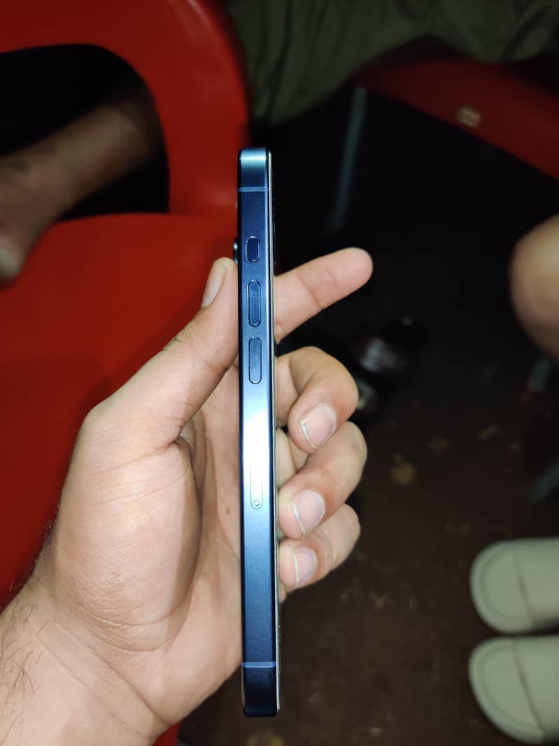 Apple iPhone 15 Pro 3