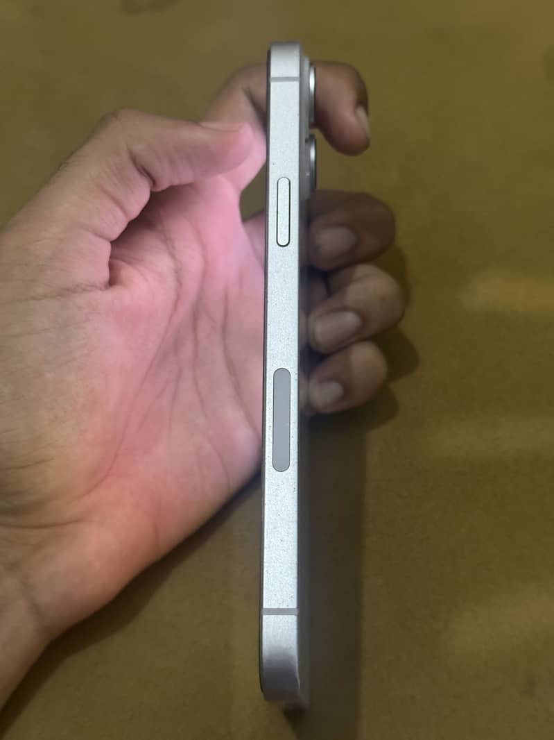 Apple iPhone 14 plus 3