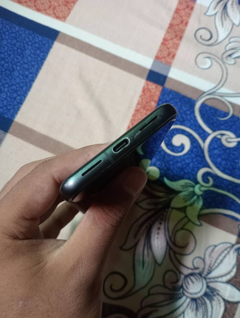 Google Pixel 8 4