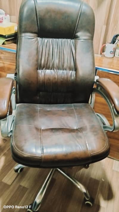 executive Chair n Computer revolving Chair Good condition 10/10