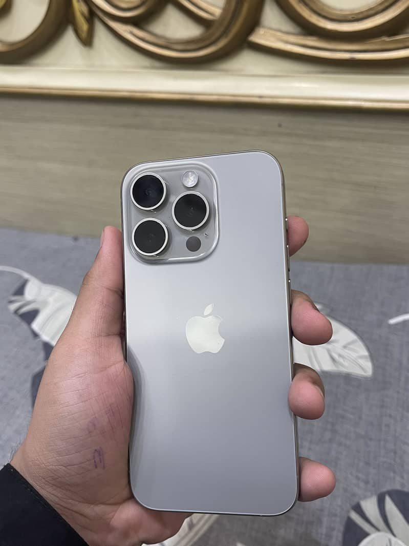 Apple iPhone 15 Pro 2