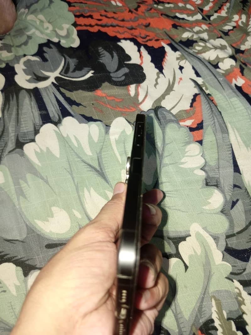 Apple iPhone 15 Pro max 5