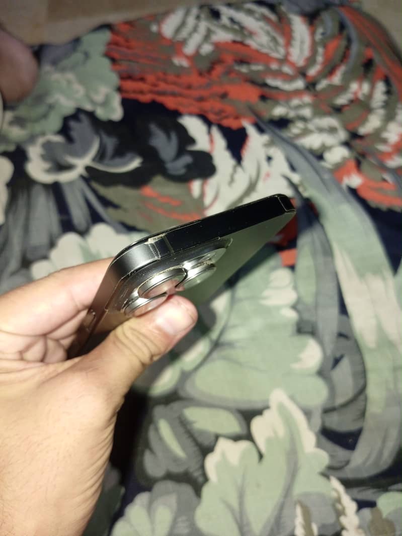 Apple iPhone 15 Pro max 7
