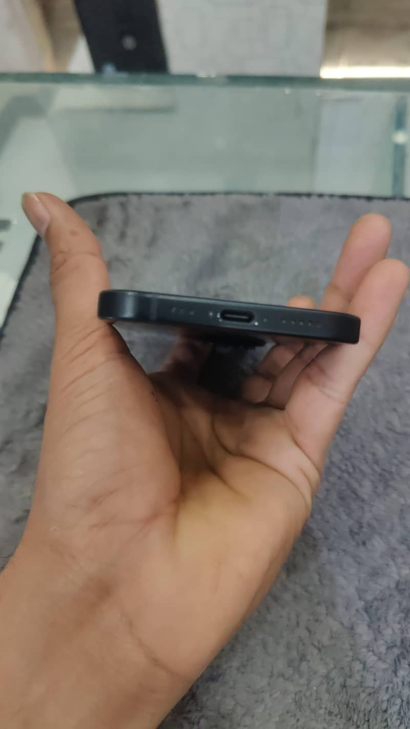 Apple iPhone 15 2