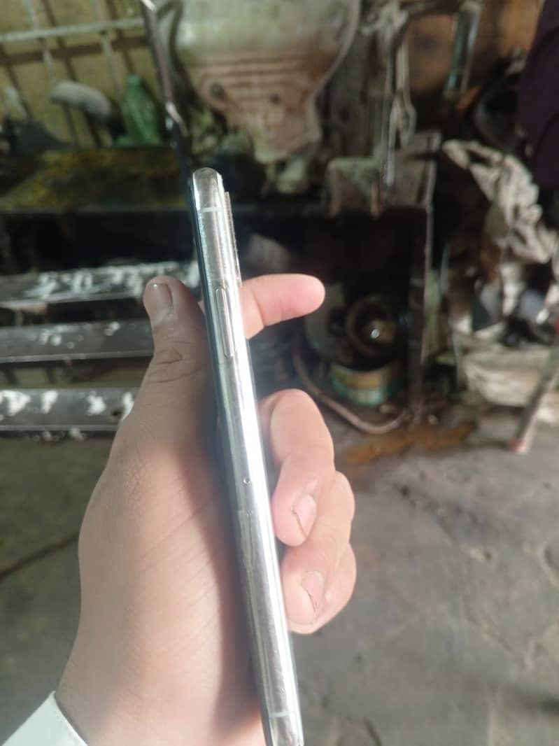 Apple iPhone X 2