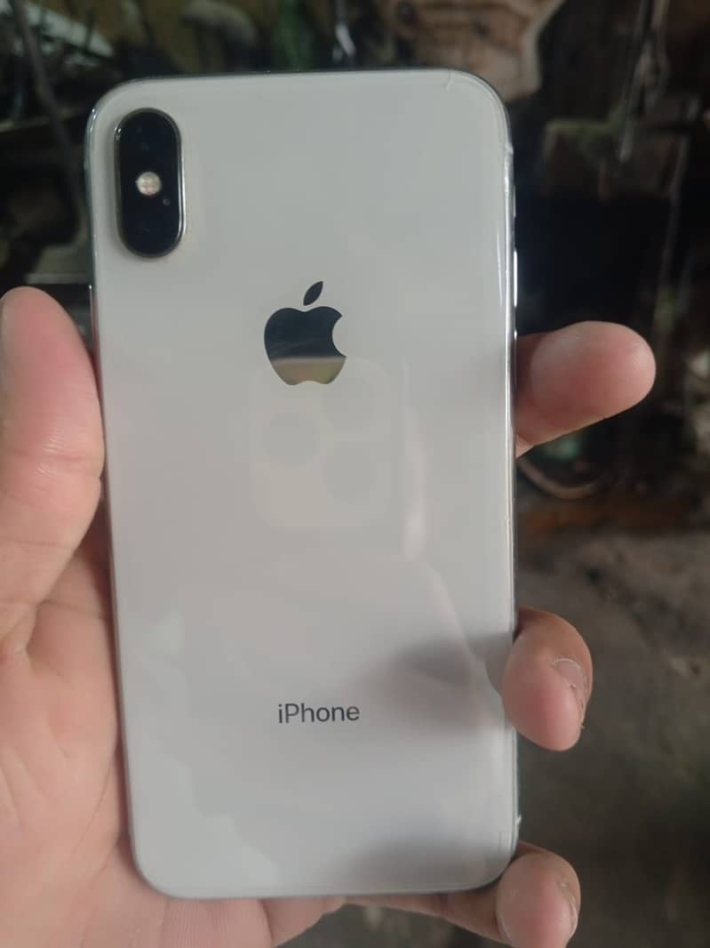 Apple iPhone X 4