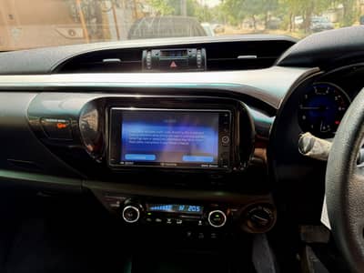 Toyota Revo screen