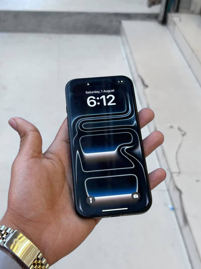Apple iPhone 16 3