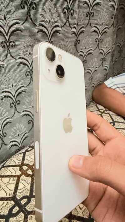 Apple iPhone 13