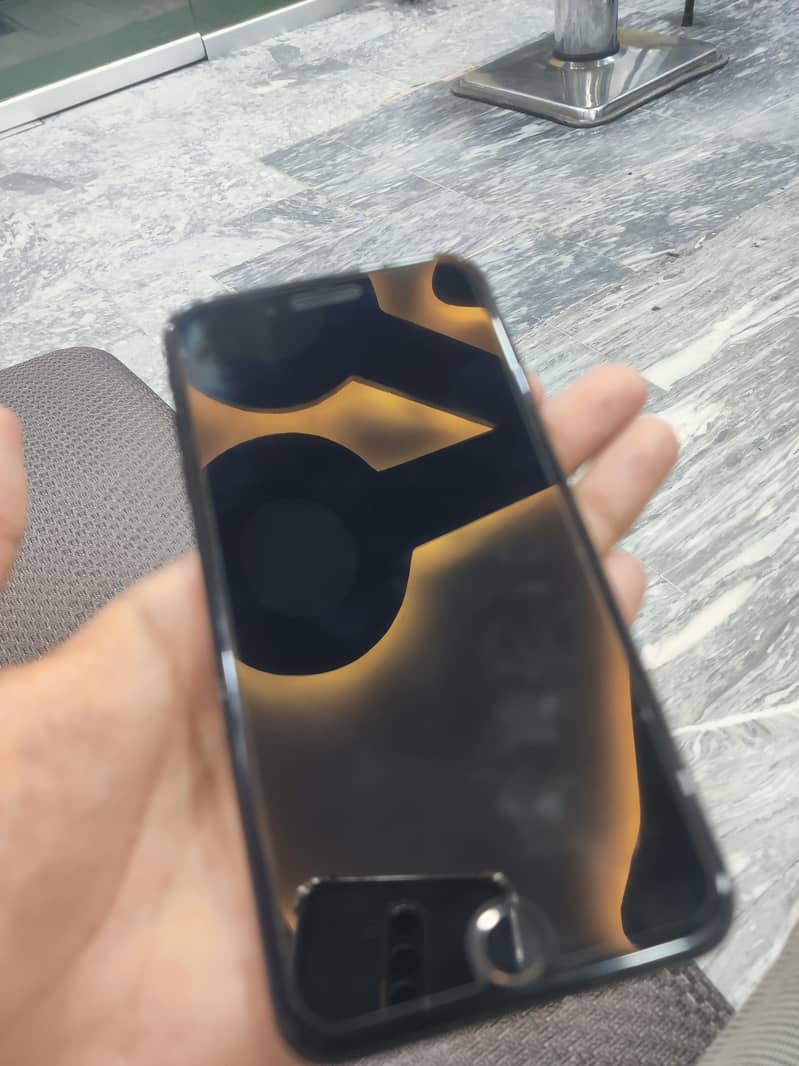 Apple iPhone 7 Plus 1